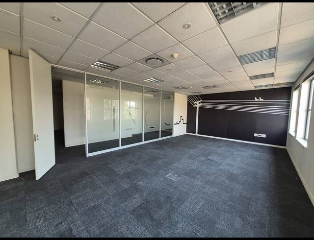 1,311M² OFFICE TO LET IN SANDTON CENTRAL